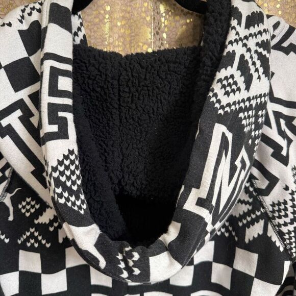 PINK Victorias Secret Black White Winter Sherpa Hood Zip Romper Small - Picture 7 of 11